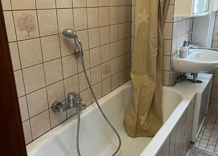 Gaestewohnung 2 Ogr In Der Naehe Zur Veltinsarena - Gaestewilli 2 *